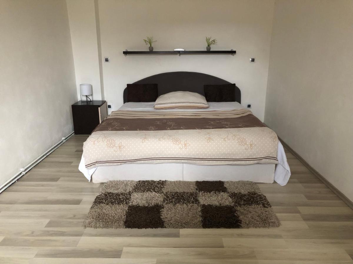 Mija Apartman S Vinnym Sklipkem, Zahradou A Grilem Каёв Экстерьер фото