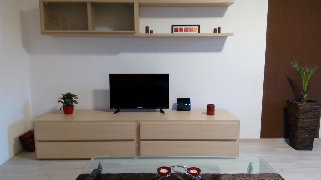 Mija Apartman S Vinnym Sklipkem, Zahradou A Grilem Каёв Экстерьер фото