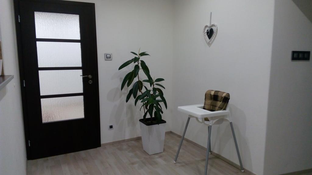 Mija Apartman S Vinnym Sklipkem, Zahradou A Grilem Каёв Экстерьер фото